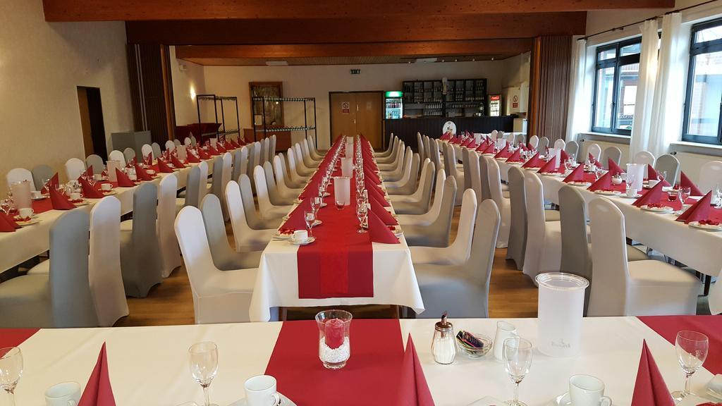 Hotel Restaurant Teichaue Adendorf Esterno foto