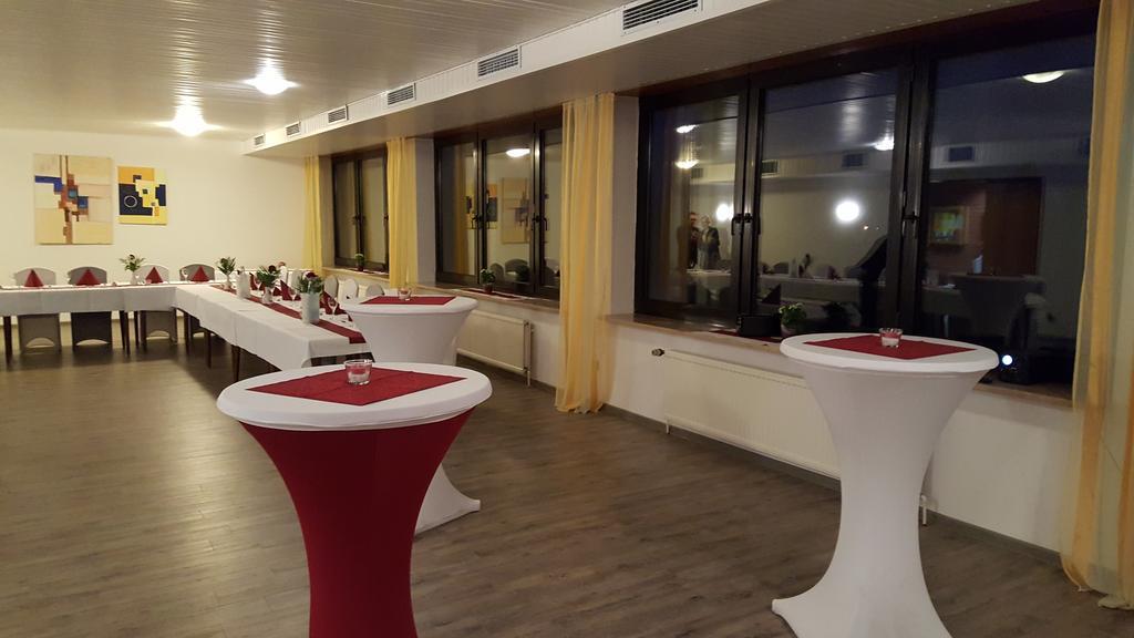 Hotel Restaurant Teichaue Adendorf Esterno foto